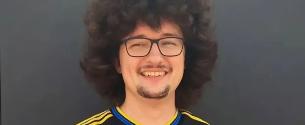 torcedor-do-manchester-united-pode-cumprir-promessa-e-cortar-o-cabelo-apos-493-dias;-veja-a-historia