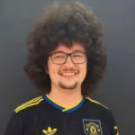 torcedor-do-manchester-united-pode-cumprir-promessa-e-cortar-o-cabelo-apos-493-dias;-veja-a-historia