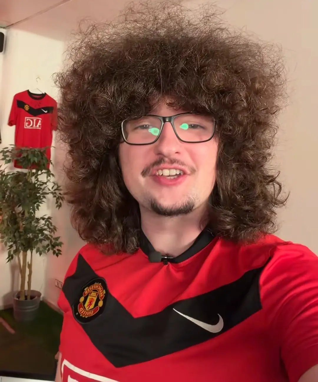 nada-de-ficar-na-regua!-united-empata-e-torcedor-seguira-sem-cortar-o-cabelo