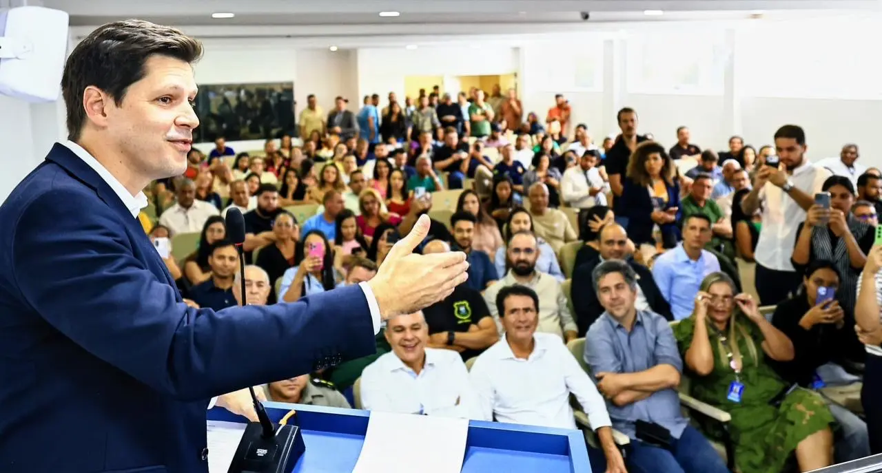 abertura-do-ano-na-camara-de-aguas-lindas-vira-anuncio-de-apoio-a-daniel-vilela