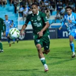 crac-e-goias-empatam-na-ida-e-mantem-quartas-de-final-abertas-no-goianao