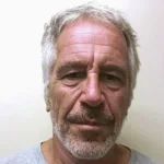 e-#fake-que-foto-mostre-jeffrey-epstein-vivo-em-israel;-imagem-foi-criada-com-a-ia-do-google