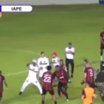 semifinal-do-campeonato-maranhense-e-encerrada-apos-torcida-do-moto-club-invadir-o-gramado-e-agredir-jogadores