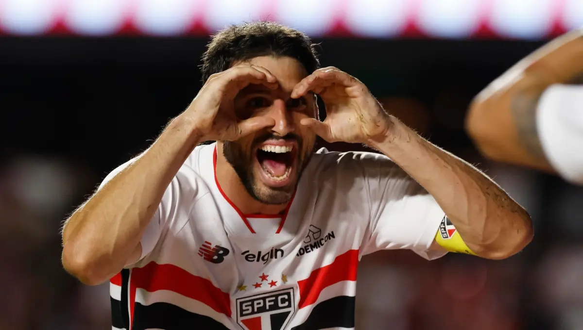 sao-paulo-vence-o-gremio-e-dorme-na-lideranca-do-brasileirao-apos-seis-anos