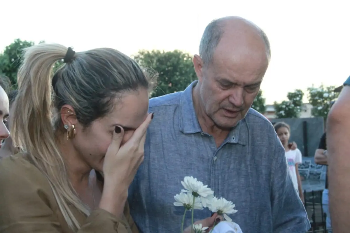 mae-teria-ouvido-ameacas-no-enterro-de-crianca-morta-pelo-pai,-em-itumbiara