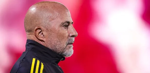 rodrigo-mattos:-sampaoli-cai-no-galo-por-briga-por-reforcos,-pedir-saida-de-hulk-e-desgaste-–-uol