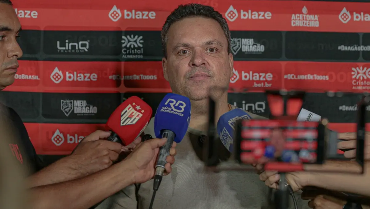 adson-batista-elogia-atuacao-do-atletico-go-contra-a-abecat-e-critica-arbitragem-“nao-quer-pensar-grande”