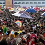 bloco-do-amor-reune-multidao-no-museu-nacional-com-mensagem-politica-–-correio-braziliense