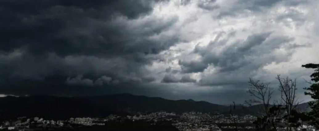 mais-de-280-cidades-de-sc-tem-alerta-de-perigo-para-chuvas-intensas-e-ventos-de-100-km/h-–-nsc-total