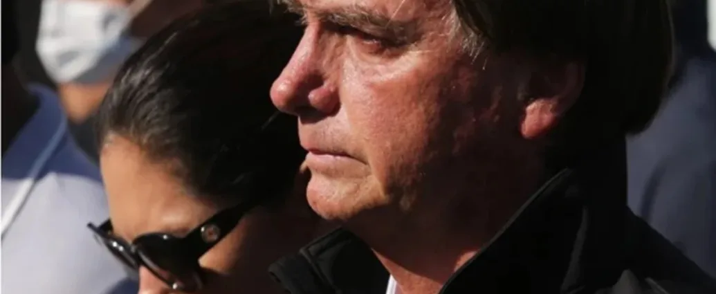 ha-um-mes-na-papudinha,-bolsonaro-tenta-manter-influencia-eleitoral