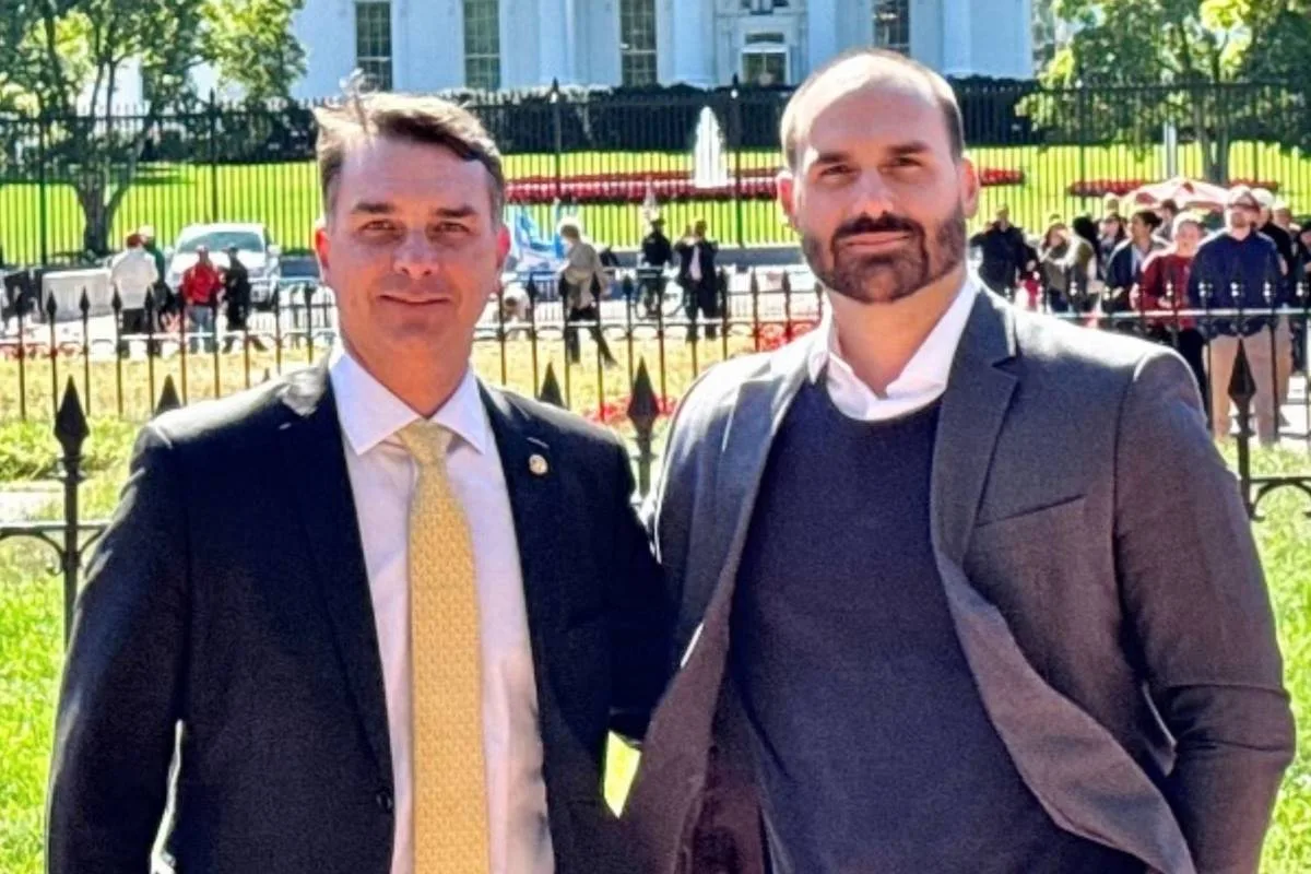 eduardo-diz-que-flavio,-se-eleito,-dara-indulto-a-ele-e-a-bolsonaro