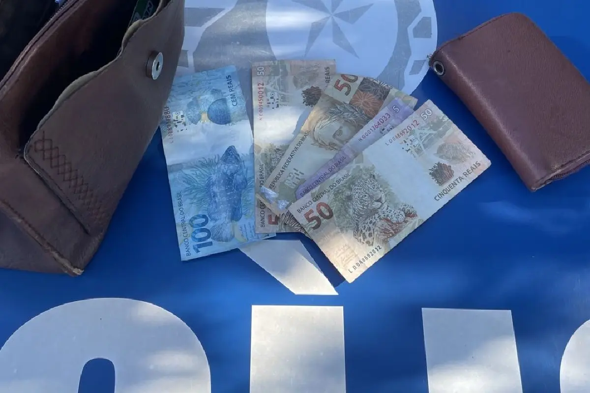 mulher-e-presa-por-furtar-dinheiro-de-amiga-em-bar-de-porteirao