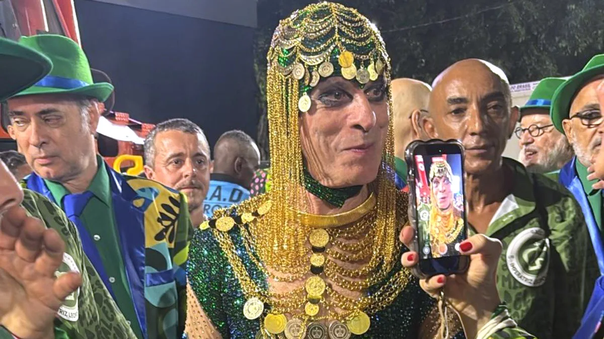 ney-matogrosso-e-ovacionado-na-concentracao-da-imperatriz:-‘isso-aqui-e-um-palco-10-mil-vezes-maior’-–-g1