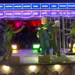 lula-na-sapucai:-desfile-apresenta-temer-“roubando”-faixa-de-dilma