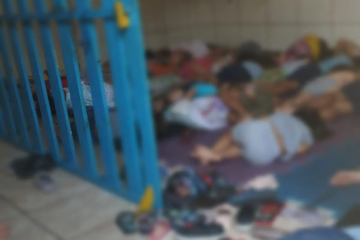 apos-denuncia-de-mordida,-maes-e-ex-funcionarias-relatam-criancas-amontoadas-no-chao-em-bercario-de-goiania