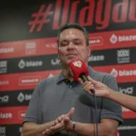 adson-batista-critica-atuacao-do-atletico,-mas-acredita-que-a-equipe-chega-forte-para-a-semifinal