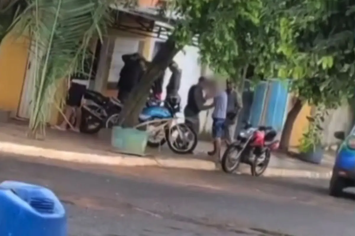 video-mostra-pm-dando-tapas-e-socos-em-adolescente-durante-abordagem-em-goias