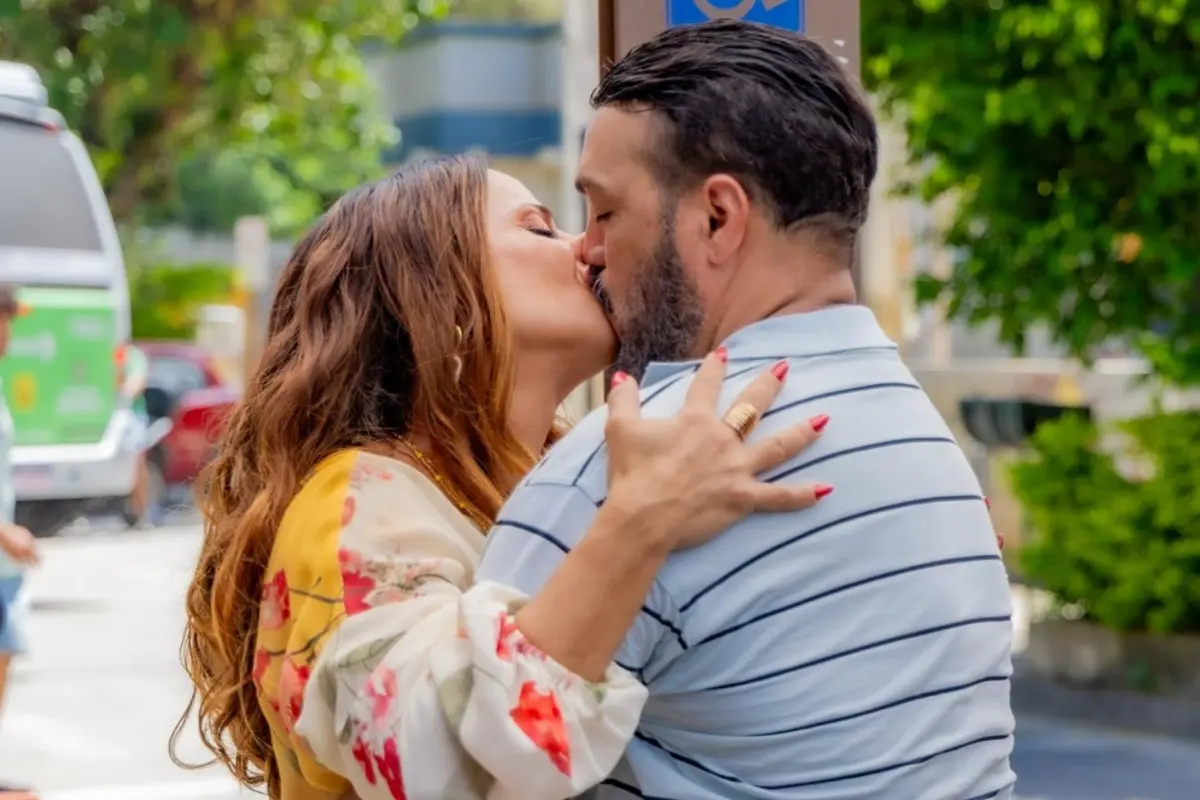 marido-de-viviane-araujo-fala-de-ciumes-apos-cena-de-beijo-entre-a-atriz-e-o-ex,-belo