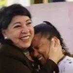 roberta-miranda-emociona-vendedora-ambulante-apos-pagar-r$-800-por-pipoca;-video