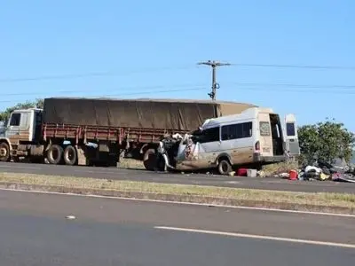acidente-na-br-020-mata-cinco-pessoas-e-deixa-11-feridos-em-formosa