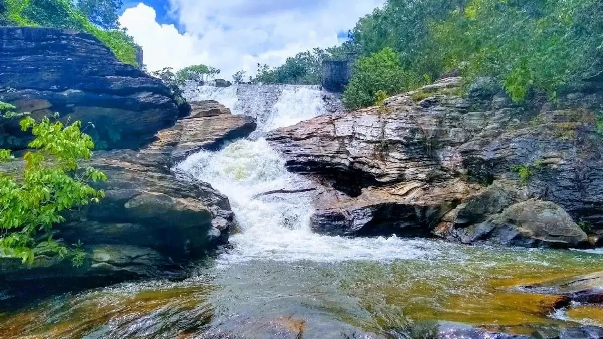 menina-que-se-afogou-em-cachoeira-de-pirenopolis-segue-internada-em-estado-grave