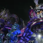 campea-em-2025,-rosas-de-ouro-e-rebaixada-no-carnaval-de-sp