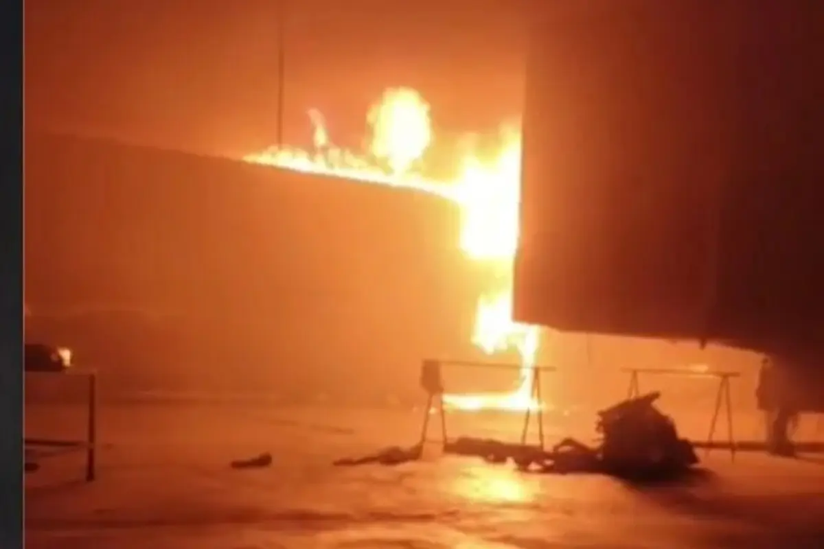 incendio-destroi-galpao-com-veiculos-e-equipamentos-de-cantores-em-goiania