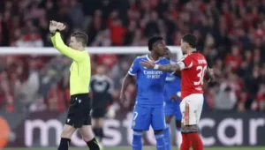 vini-jr.-marca-golaco-e-denuncia-racismo-em-partida-da-liga-dos-campeoes