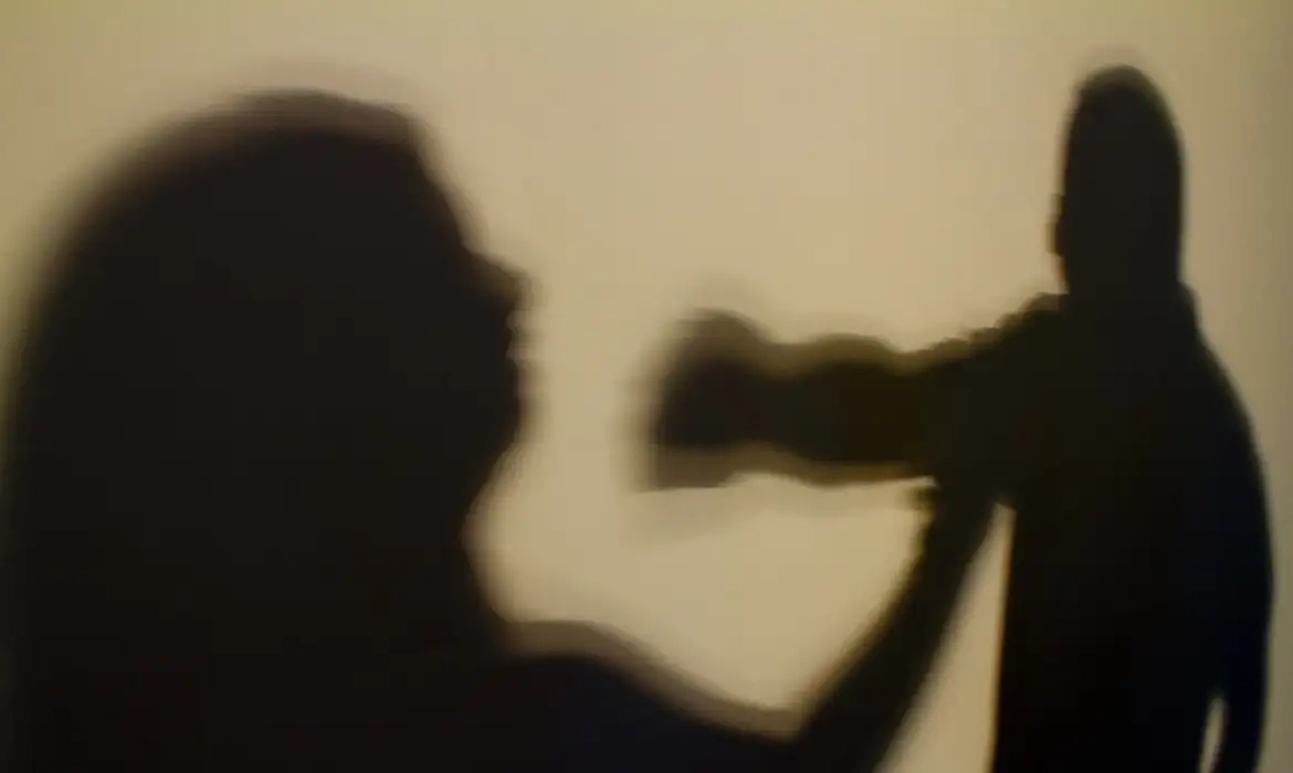 mulheres-que-foram-agredidas-tem-quase-30%-de-chance-a-mais-de-serem-vitimas-de-homicidio-em-goiania,-aponta-estudo