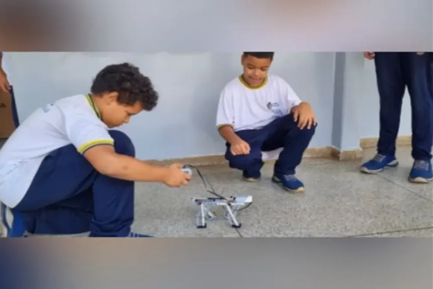 professor-usa-robotica-para-estimular-aprendizado-em-escola-de-aparecida