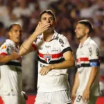 oscar-abre-mao-de-valor-milionario-para-rescindir-contrato-com-o-sao-paulo