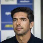 abel-ferreira-ultrapassa-tele-santana-e-se-torna-o-5o-tecnico-mais-longevo-da-historia-do-futebol-brasileiro