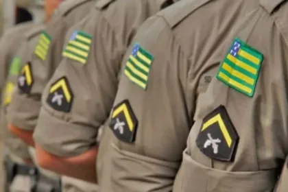 mulher-e-condenada-por-xingar-e-jogar-lata-de-cerveja-em-policiais-de-campos-belos