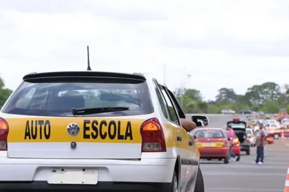 detran-go-credencia-instrutores-autonomos-de-transito-por-inclusao-e-reducao-de-custos-da-cnh