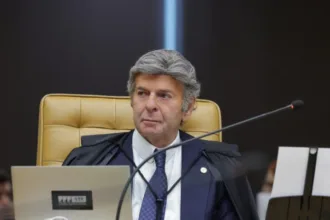 stf-derruba-lei-municipal-que-criou-programa-“escola-sem-partido”-–-poder360