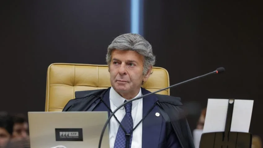 stf-derruba-lei-municipal-que-criou-programa-“escola-sem-partido”-–-poder360