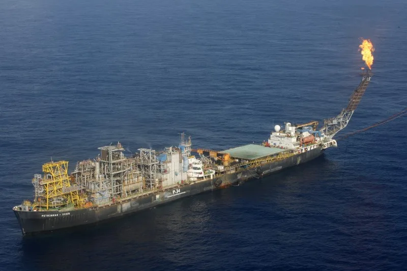 petroleo-sancionado-e-encalhado-no-mar-cria-escassez-em-terra,-destaca-goldman-sachs-–-infomoney