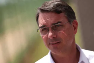 pt-aciona-o-tse-contra-flavio-por-propaganda-eleitoral-antecipada