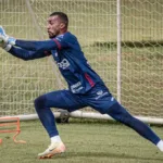 quem-e-dalberson?-goleiro-deve-fazer-sua-estreia-com-a-camisa-do-vila-nova-no-classico-deste-domingo-(22)