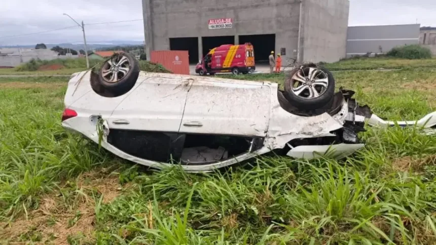 motorista-morre-apos-ser-arremessado-para-fora-do-veiculo-em-capotamento-na-go-164-em-goias