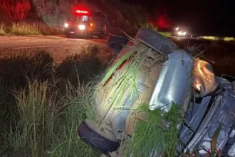 grave-capotamento-na-go-020-fere-duas-pessoas,-uma-em-estado-grave-em-bela-vista-de-goias