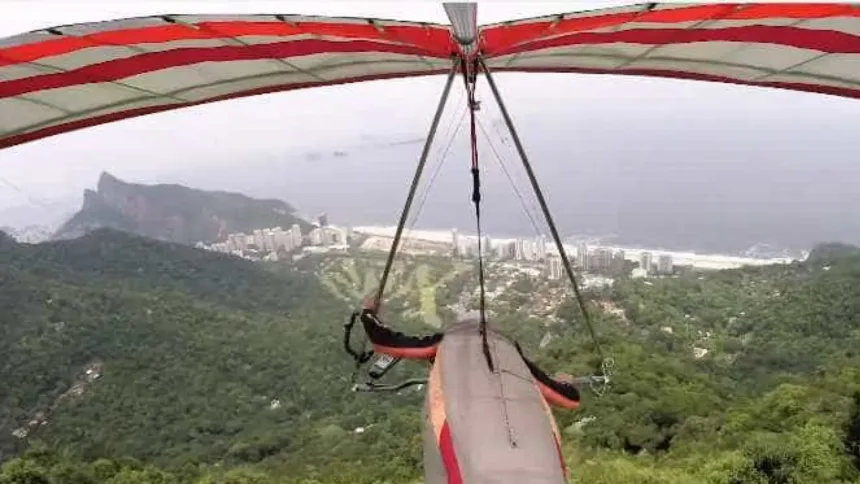 queda-de-asa-delta-deixa-uma-pessoa-morta-e-outra-em-estado-grave-no-rio
