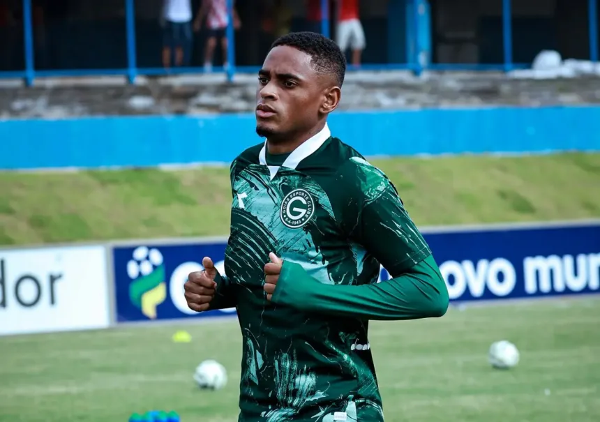 atacante-jaja-anuncia-que-esta-de-saida-do-goias