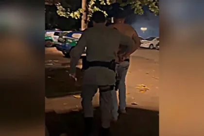 enteada-aciona-pm-apos-padrasto-derrubar-parede-de-casa-e-ameacar-familia-em-goiania