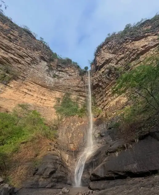 mulher-morre-apos-ser-atingida-por-pedra-durante-banho-em-cachoeira-no-interior-do-ceara-–-diario-do-nordeste