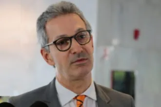 zema-critica-moraes-e-toffoli-no-caso-master-e-convoca-para-ato-da-direita