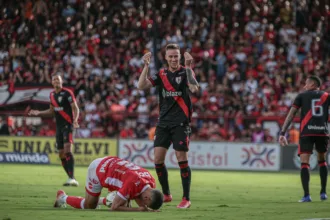 vila-nova-ainda-nao-venceu-nenhum-classico-e-chega-pressionado-a-semifinal