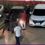 vice-presidente-do-vila-nova-aborda-carro-do-arbitro-do-var-que-teria-levado-as-filhas-ao-classico-com-a-camisa-do-atletico-go