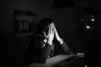 de-pix-a-perfis-falsos:-veja-como-agressores-usam-tecnologia-para-perseguir-mulheres-em-goias