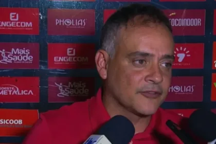 dirigente-da-anapolina-reclama-de-penalti-nao-marcado-em-duelo-contra-o-goias